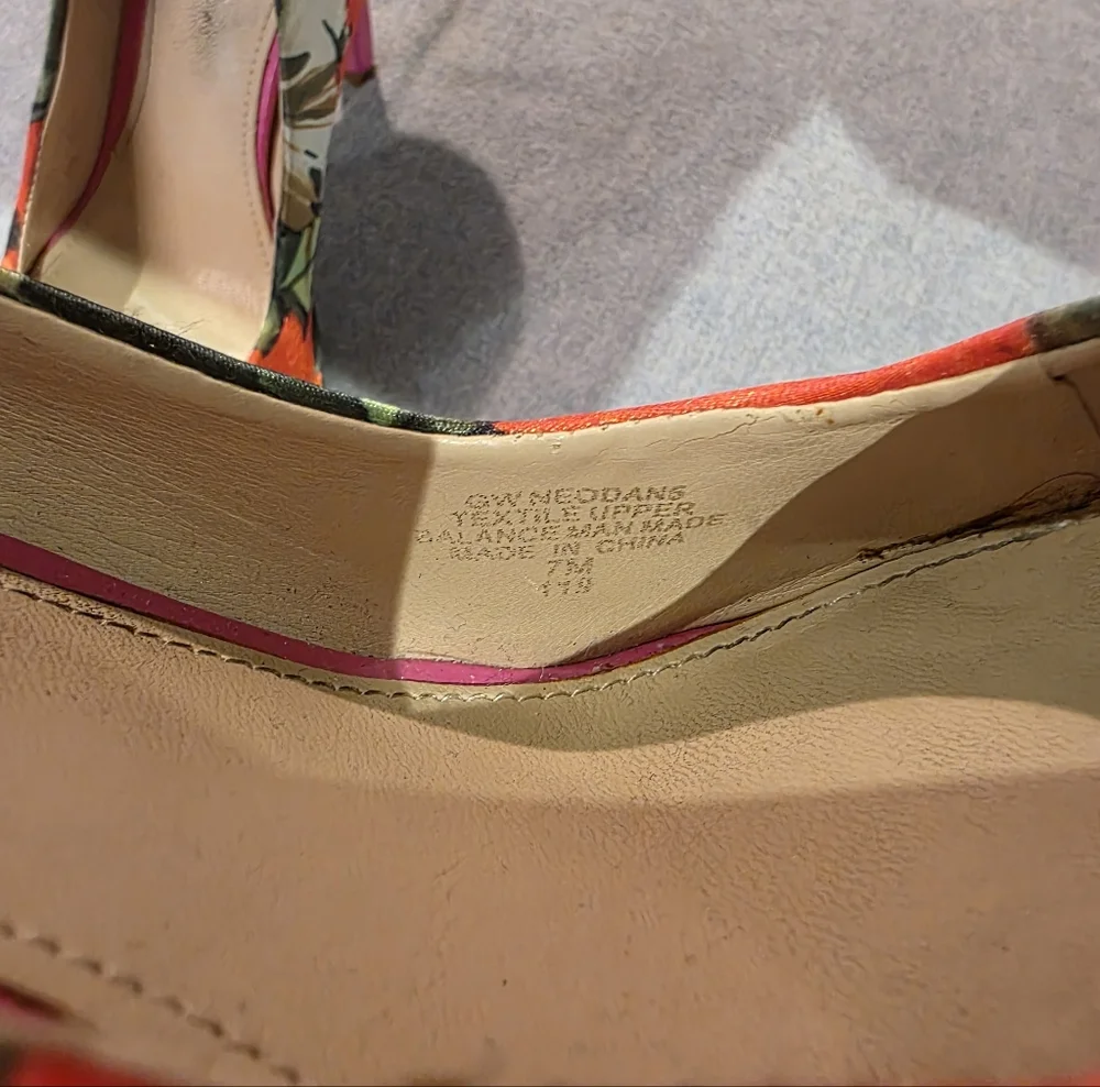 Guess Neodan Floral Satin Pumps Size 7